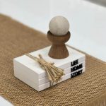 کتاب چوبی سفید