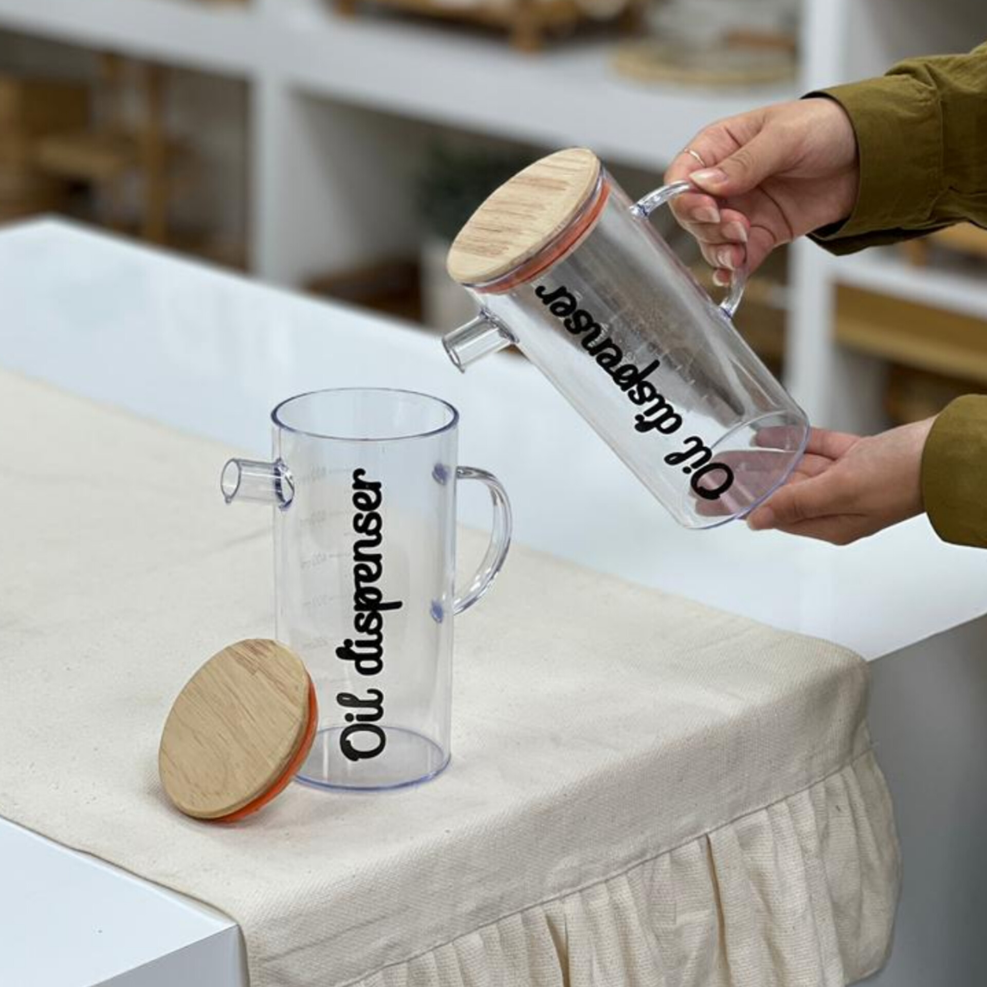 InShot_20250814_140953008 روغن ریز اکرولیک - تصویر 1